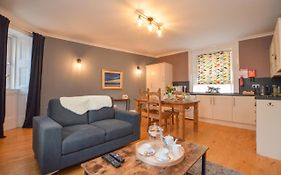 The Gallery Apartment - Oban Town Centre Apartment, Walkable To Ferry Terminal